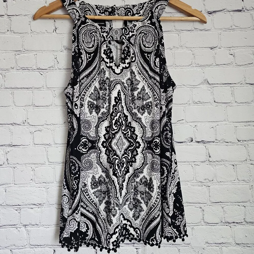 INC International Concepts Top M Black White Paisley Sleeveless Pom Pom Hem Trim - Picture 13 of 13